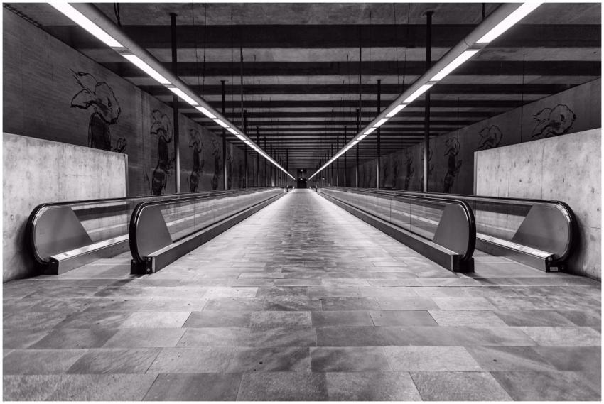 Black and white image of a moving walkway in Lisbo
