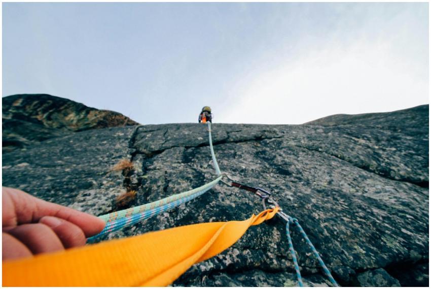 Capture the thrill of rock climbing with this dyna