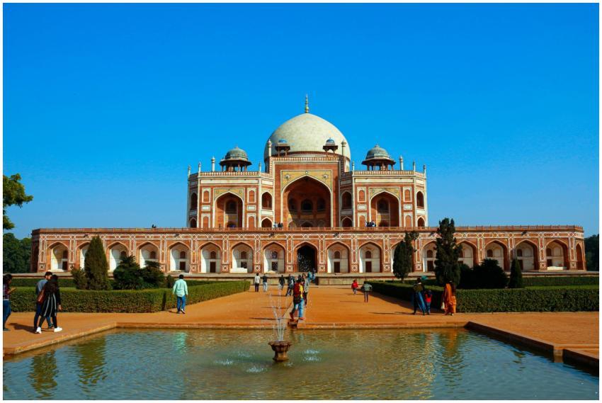 Explore the grandeur of Humayun's Tomb in New Delh