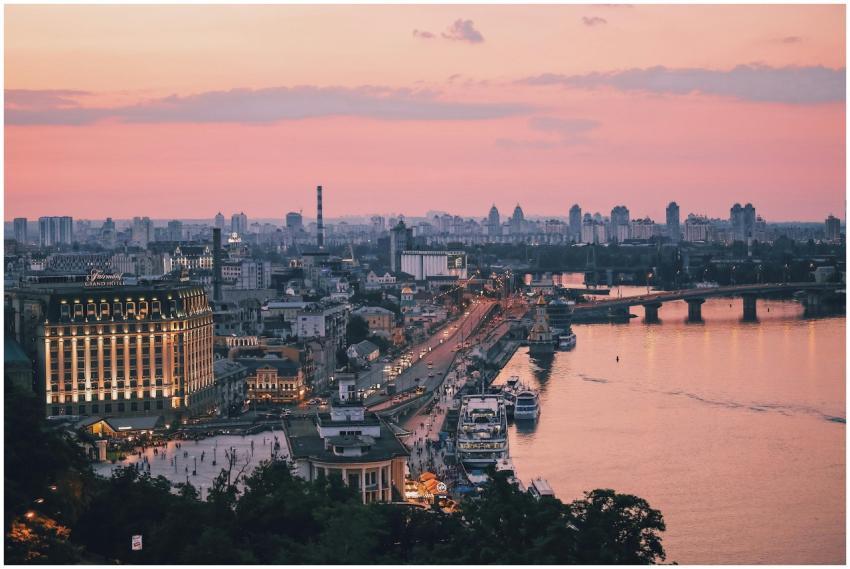 A beautiful view of the Kyiv cityscape at dusk, fe