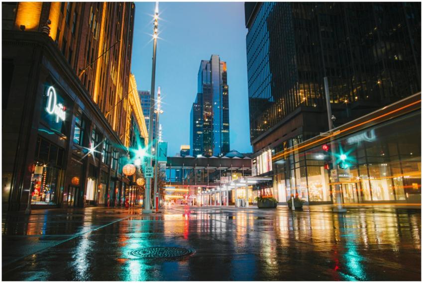 A vibrant view of the illuminated Minneapolis skyl