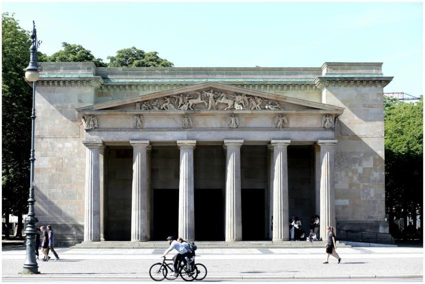 Front view of the Neue Wache in Berlin with people