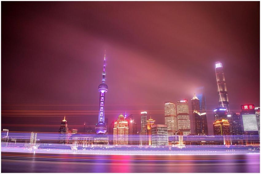 Dazzling night view of Shanghai's skyline featurin