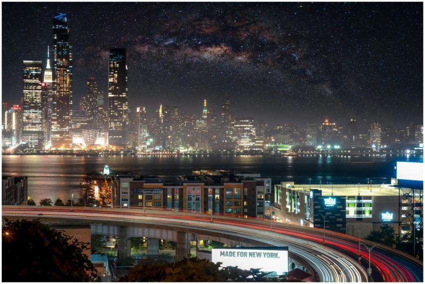 A breathtaking view of New York City skyline under