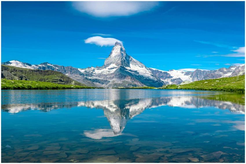 Breathtaking view of the Matterhorn reflecting in