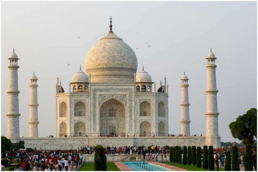 Captivating image of the Taj Mahal, a UNESCO World