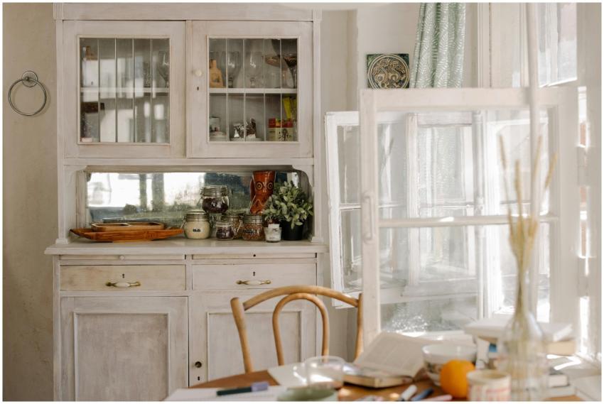 Warm and inviting kitchen with vintage decor, idea