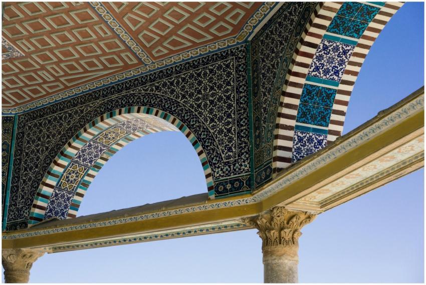 A stunning example of Islamic architectural design