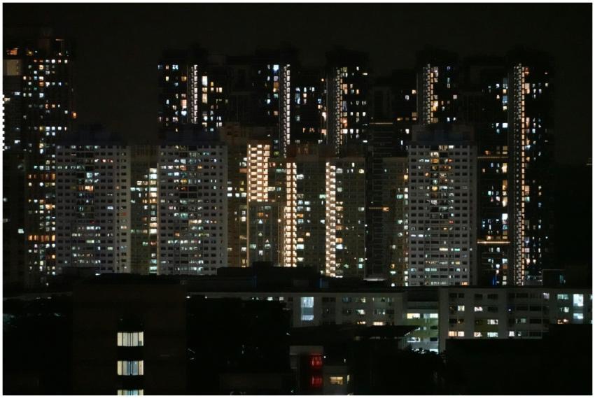 Captivating view of Singapore's lit skyscrapers at