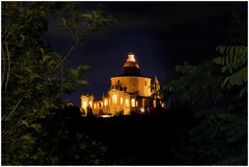 Night view of the beautifully lit San Luca Sanctua