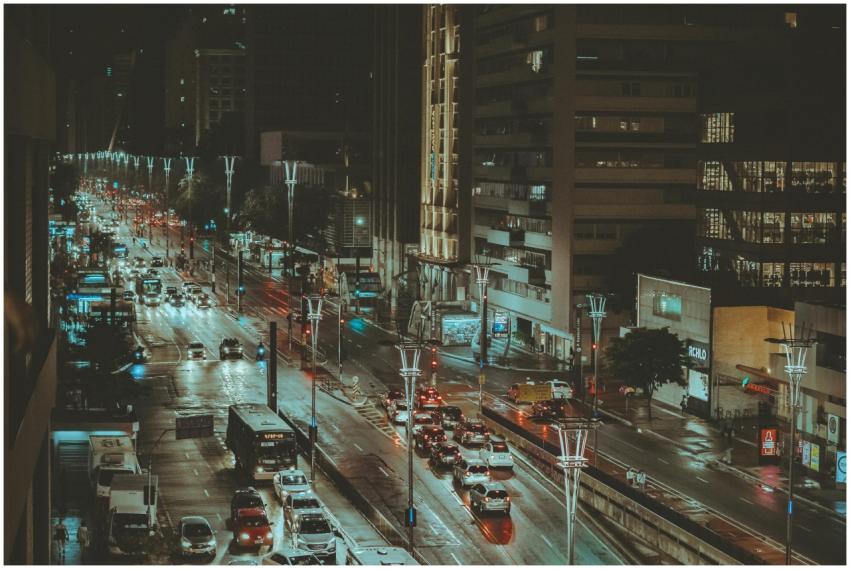 View of busy city street traffic at night in Bela