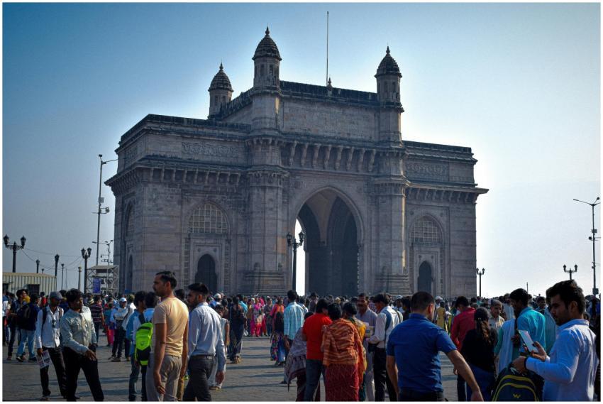 Vibrant crowd gathered at the famous Gateway of In
