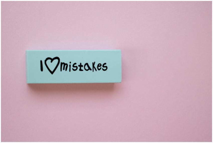 Minimalist eraser with 'I Love Mistakes' message o