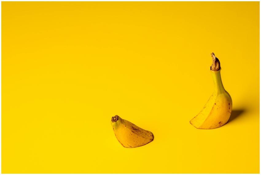 Artistic banana slices creatively arranged on a vi