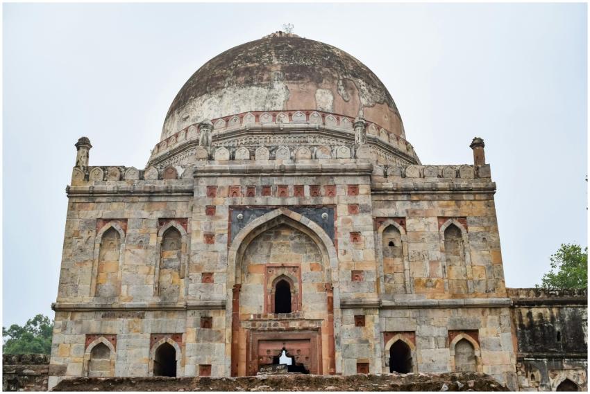 Front view of the Safdarjung Tomb showcasing its M