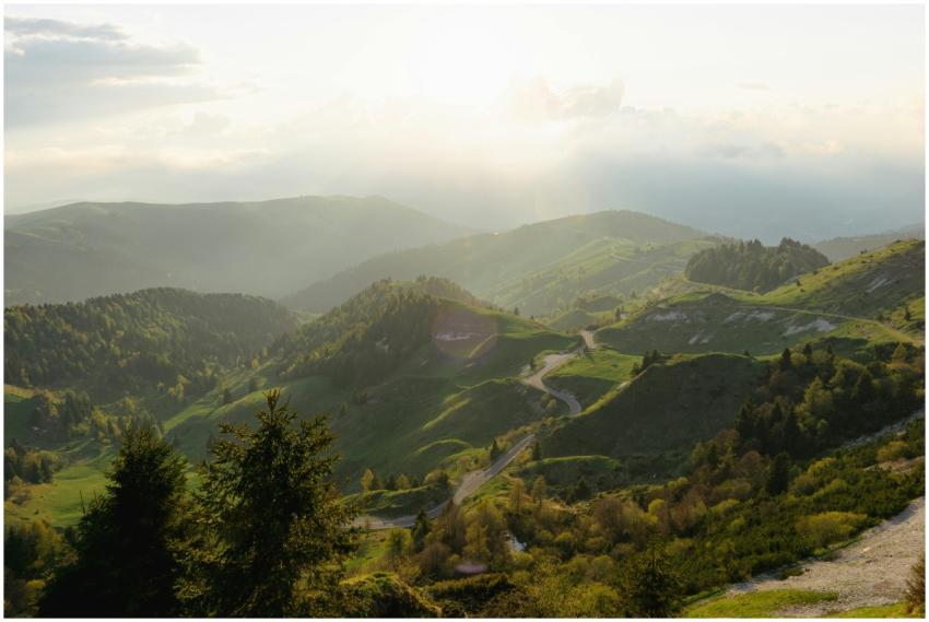 Breathtaking sunset over the rolling hills of Cres