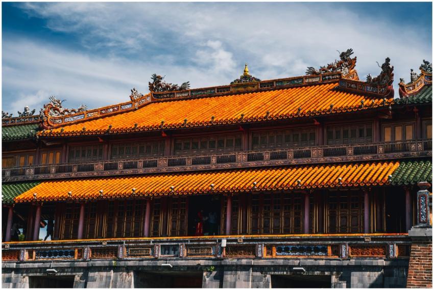 Captivating image of traditional Vietnamese archit