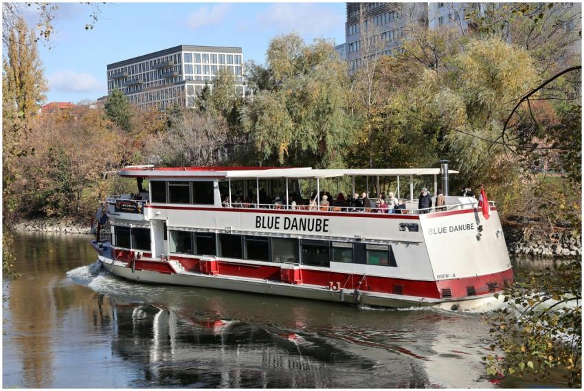 potniška rečna ladja na Dunaju