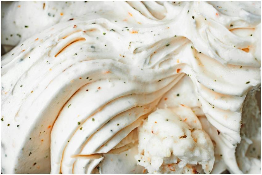 Delicious creamy vanilla ice cream with textured s