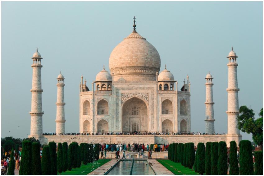 A stunning shot of the Taj Mahal in Agra, showcasi