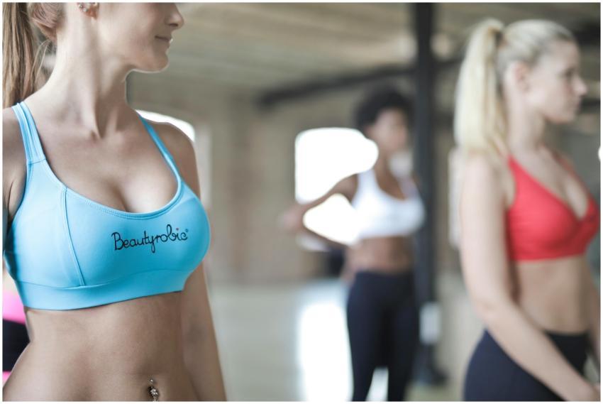 Women exercising in a gym, focusing on fitness and