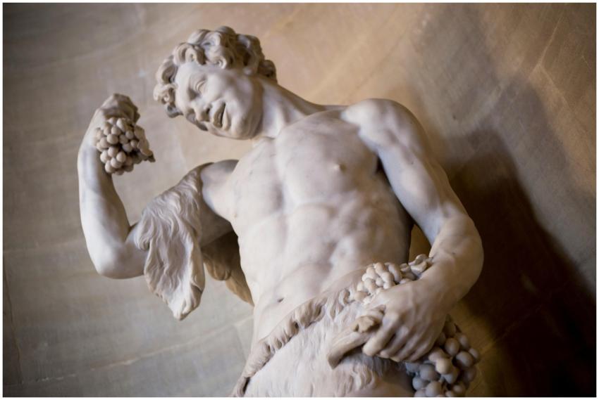 Stunning marble sculpture depicting classical Gree