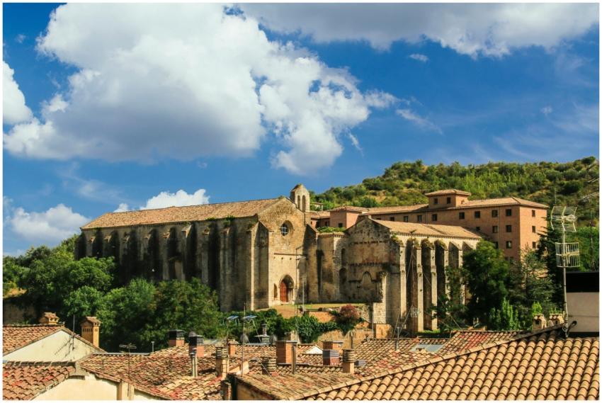 Capture of a historic monastery in Navarra, Spain