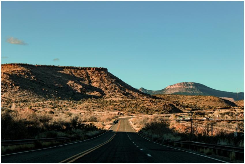 Drive through Arizona's breathtaking desert landsc