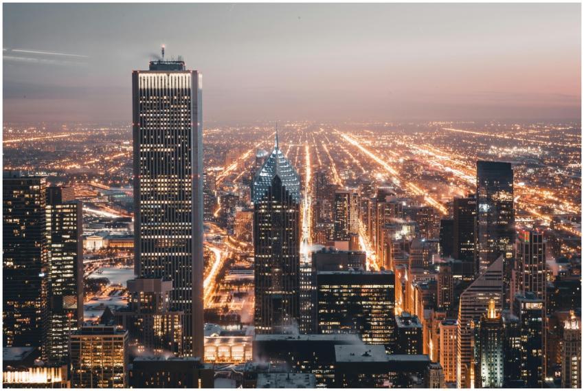 Aerial view of Chicago's illuminated skyline at du