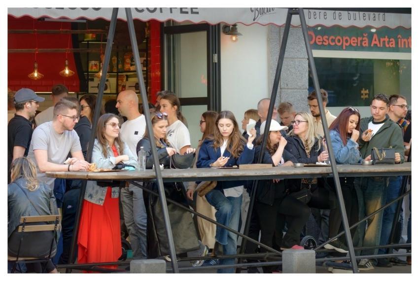 Snapshot People Outdoor Terrace