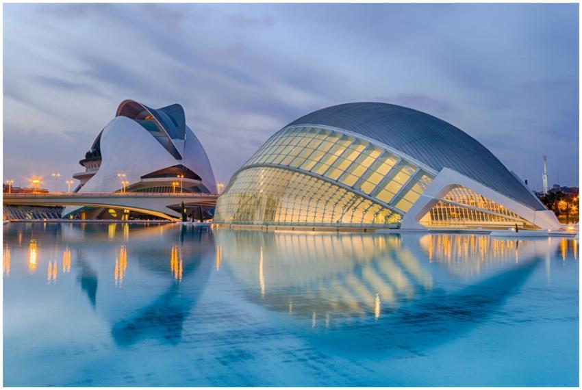 A breathtaking view of Valencia's City of Arts and