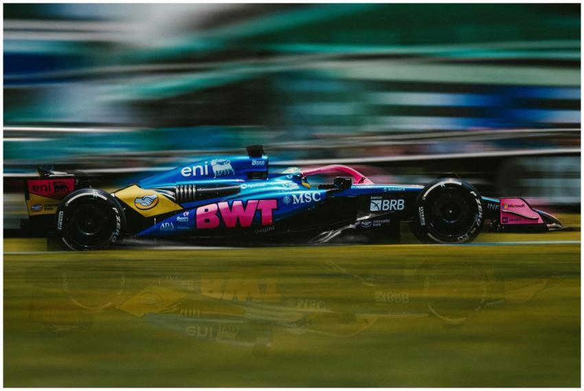 Dynamic shot of a Formula 1 car racing at Interlag