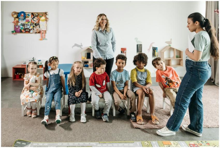 Group of children in a kindergarten classroom atte