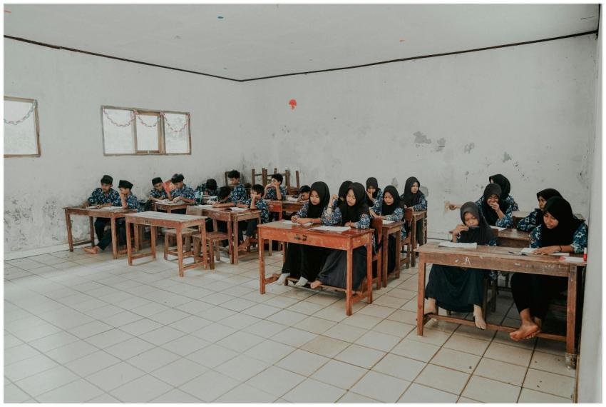 A classroom of students in Pandeglang, Banten, Ind