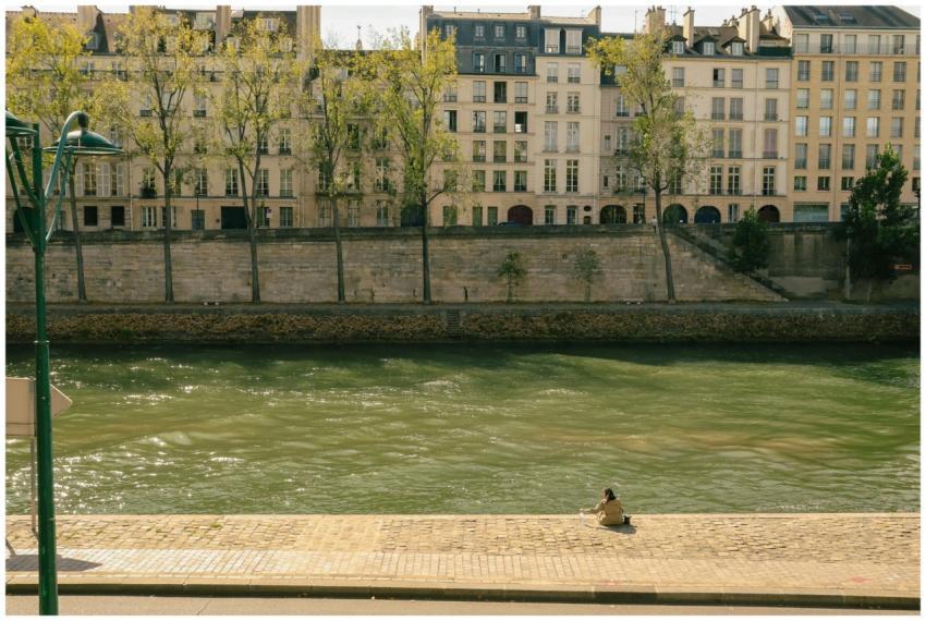 A serene moment by the Seine River with historic P