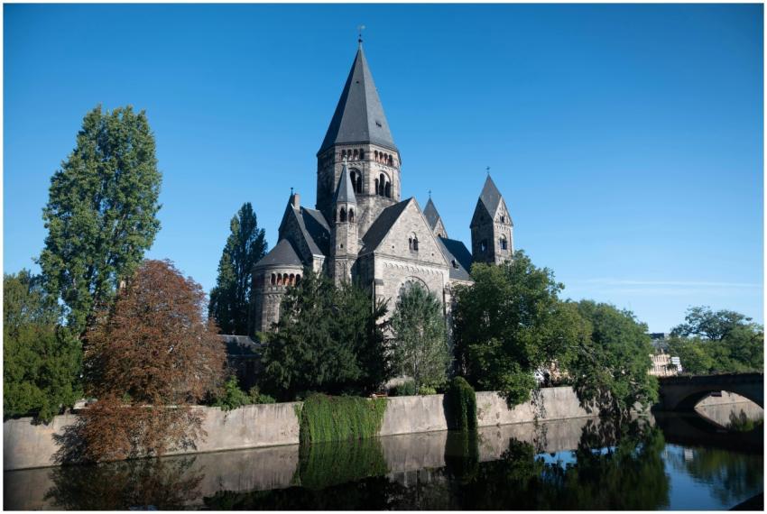 Beautiful shot of Temple Neuf in Metz, France, ref