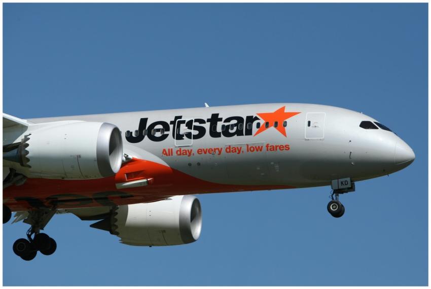 Close-up of a Jetstar aircraft approaching for lan