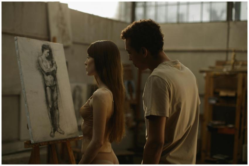 An intimate look at artists working in a studio, c