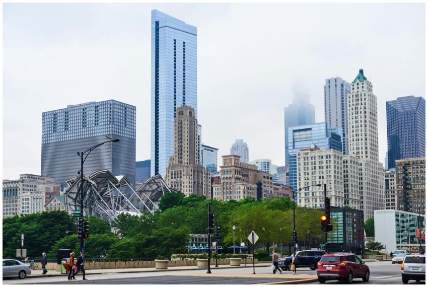 View of Chicago's vibrant skyline featuring modern