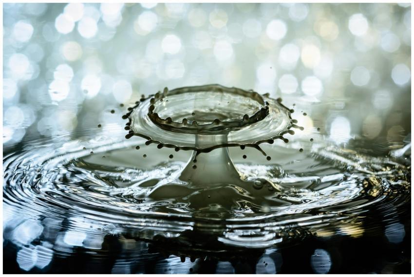 A mesmerizing close-up of a water drop splash capt