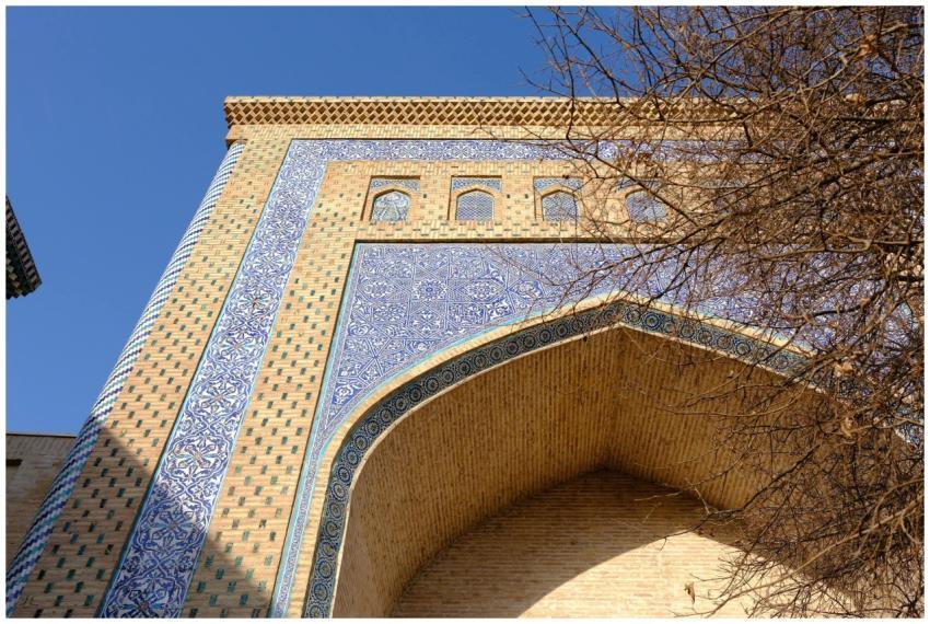 Stunning Islamic architecture with blue tilework u