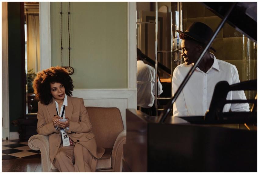 A candid interview between a journalist and a musi