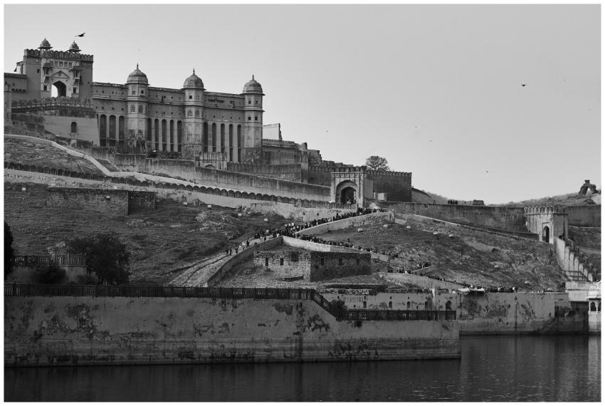 Black and white view of the Amber Fort in Rajastha
