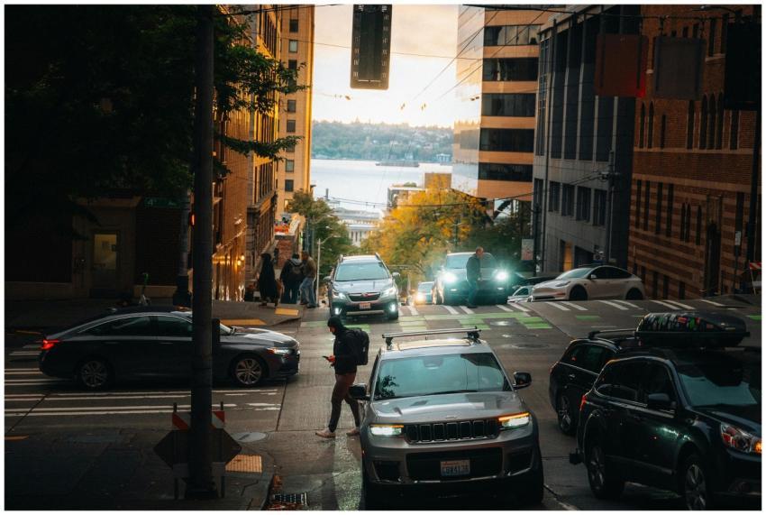 Busy Seattle Street Bay