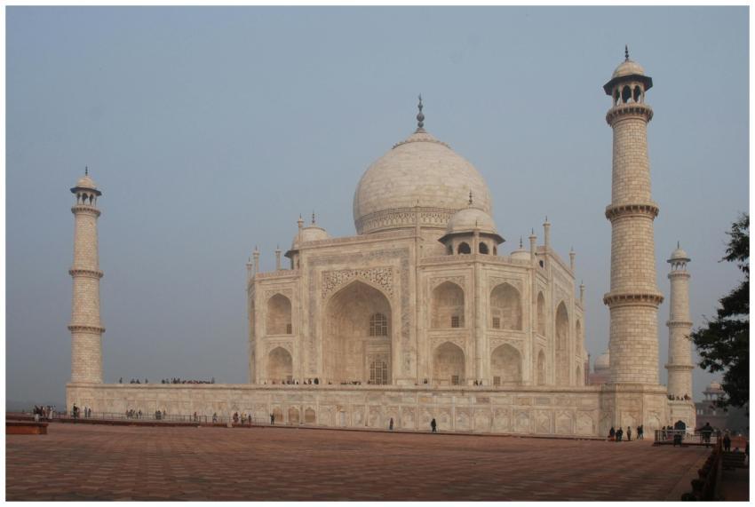 Breathtaking side view of the iconic Taj Mahal in
