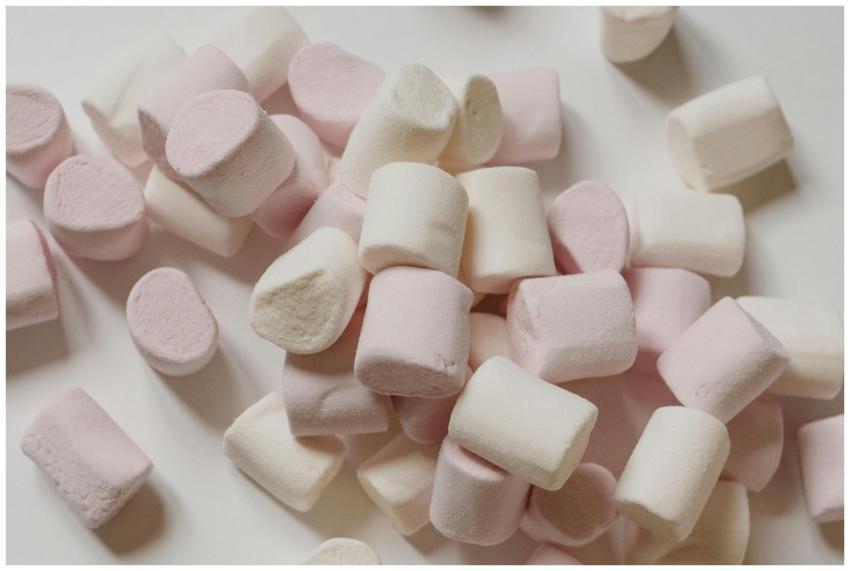 Top view arrangement of sweet delicious marshmallo