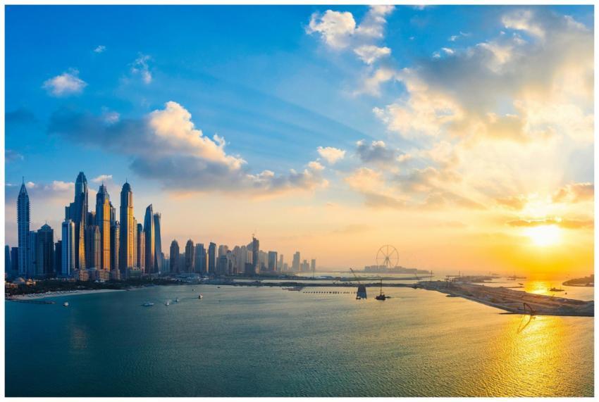 Stunning view of Dubai's skyline and waterfront du