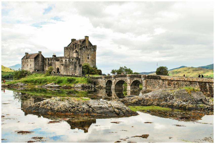 Explore the iconic Eilean Donan Castle and its sce
