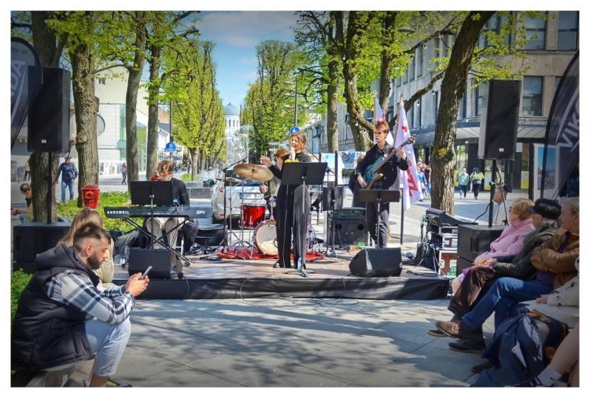 People Concert Park Street