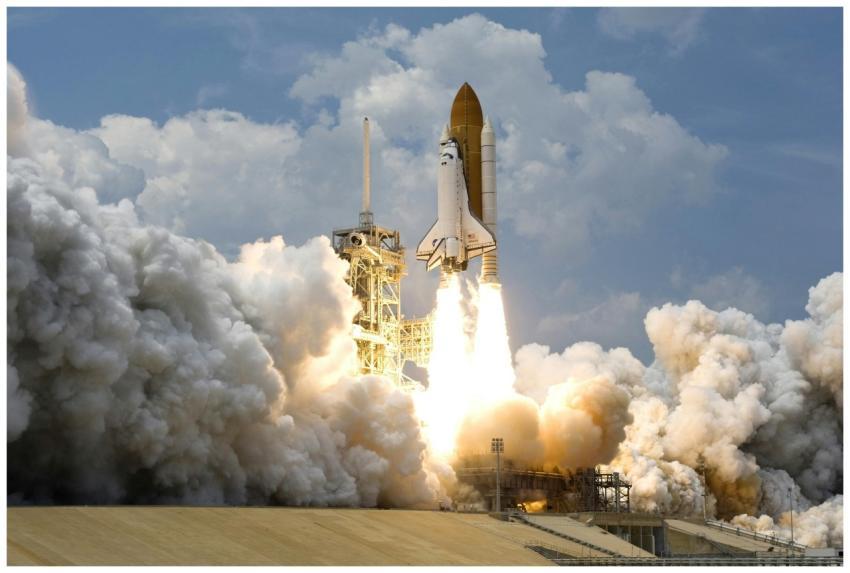 Witness the powerful launch of a space shuttle ami